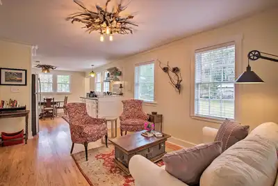 Image de Nouveau! Cottage moderne près de la rivière, 5 Mi à Wormsloe!