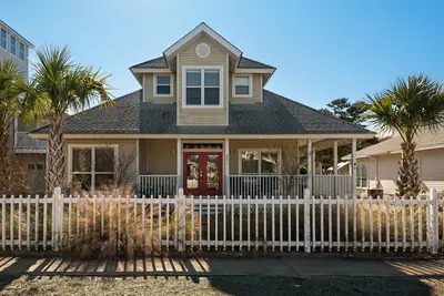 Image de Magnifique et spacieux 4 Bdrm, pour 14 personnes, près de la plage et de la piscine!