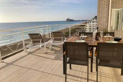 Image de Promo\nSUPERBE Terrasse Qui Surplombe La Mer, Piscine, Quartier Pieton Et Parking