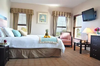 The Alexander # 210 - Suite Queen