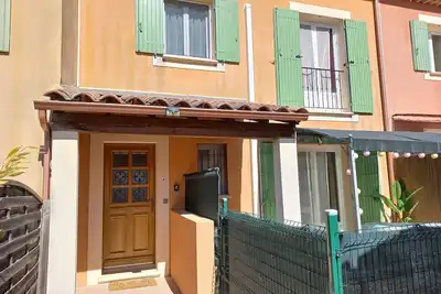 Image de Maison  autonome et confortable avec terrasse de 20m², à l'Isle sur la Sorgue