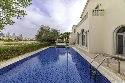 Image de Palm Jumeirah Luxury Beach Villa avec piscine