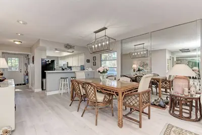 Image de Condo Villa mise à jour-à quelques pas de la belle plage de sable blanc