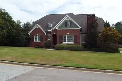 Image de Spacieuse location de maître de 4 chambres à Jones Creek