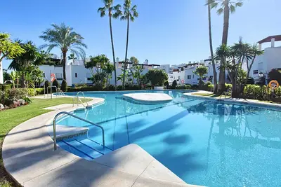 Image de 43 - Frontline beach Townhouse in Urb. Guadalvill