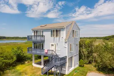 Image de Maison de plage familiale avec vue à 180 ° sur l'océan