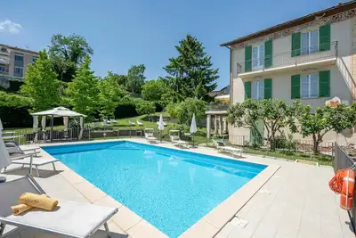 Belle maison de vacances privée pour 8 personnes avec piscine privée, Wifi, Tv, patio et parking