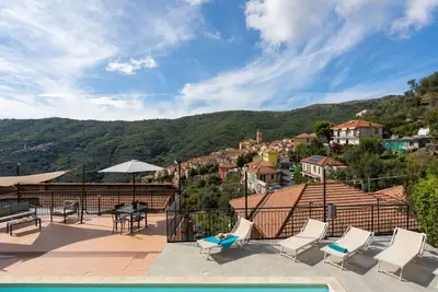 Image de Agréable appartement pour 2 personnes avec Wifi, piscine, Tv, patio, vue panoramique et parking