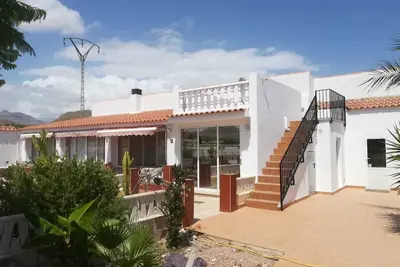Image de Incroyable villa de trois chambres avec une vue imprenable sur la montagne et la mer