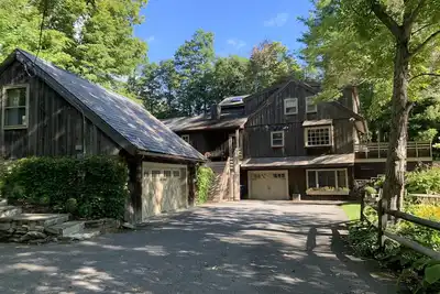Image de Belle maison à Manchester Village avec belle-suite