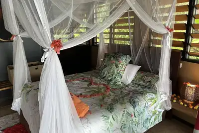 Image de Santo Sunset 'Banya' Bungalow is only five steps from the beach