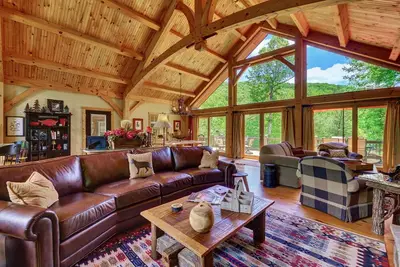 Image de Ranch de chien mouillé. - Paradis montagnard sur 19 hectares avec un lac privé! Profitez de l'air frais de la montagne!