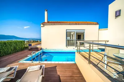 Charites Villas - Villa Euphrosyne - Piscine privée - Vues magnifiques sur la mer!