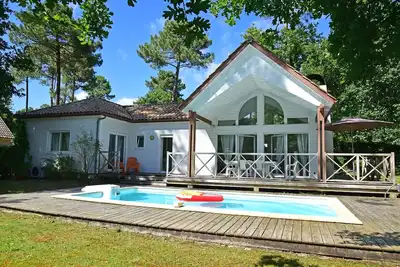 Image de Villa 4* En Bois Dans Le Golf, Avec Piscine Chauffee