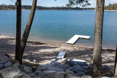 Image de Stay Montana - Charmante cabane rénovée avec vue sur le lac Echo