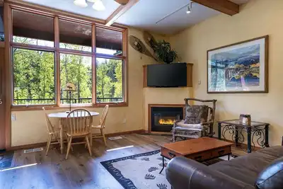 Image de Stay Montana - Condo sur les rives de la propriété Swan River