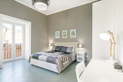 Image de Stylish Flat x3 Maqueda & Quattro Canti RÉSERVEZ Maintenant!