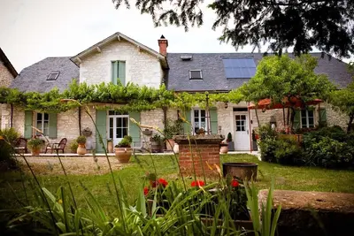 Image de Une Maison Charmante en Dordogne avec piscine