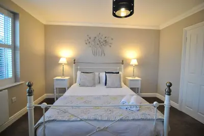 Accommodation Windsor Ltd - Appartement 2 chambres au rez-de-chaussée (1lrh)