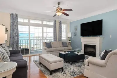 Image de Luxury 3 Br Townhouse w / Garage Steps to Boardwalk, Beach, Bay
