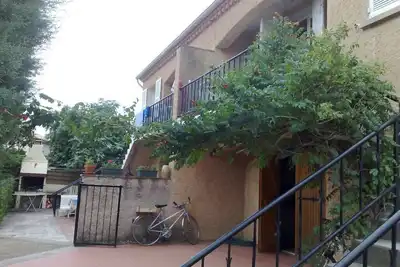 Image de Appartement avec balcon à l'étage d'une villa à 300 m de la mer