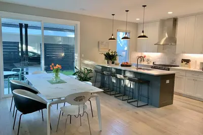 Image de Propriété appartenant à un architecte d'intérieur - Construction neuve et nouveaux meubles