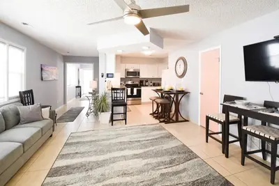 Image de Belle maison de 3 chambres 2 1/2 Bath Town sur Va Beach North End