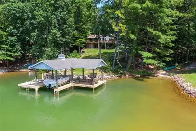 Image de Plage De Sable! Animal Familier! <br>Nouveau sur HomeAway / Vrbo!