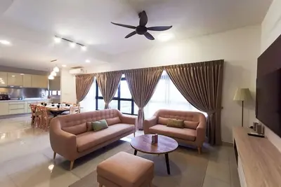 Image de Legoland Penthouse (13pax) Wifi @Jb City chez l'habitant