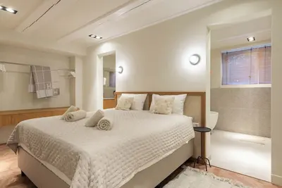 Image de Renovated luxurious 200sqm loft in city center