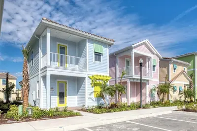 Image de Le Tiki Room Cottage! Nouveau sur Ha / Vrbo! Commodités de l'hôtel + nettoyage quotidien + près de Disney!