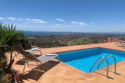 Image de Maison  moderne avec tout le confort - Piscine - vue mer, internet, internet