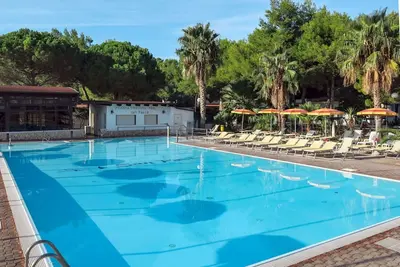 Image de Appartement avec Wifi, bain à remous, piscine, climatisation, Tv, terrasse
