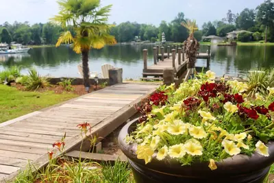 Image de \"Off The Mainland\" avec location de ponton en option