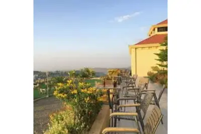 Image de (Pas PRÊT / BLOQUÉ) Maison de groupe / famille