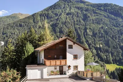 Image de Merveilleuse maison de vacances privée pour 10 personnes avec Wifi, Tv et balcon
