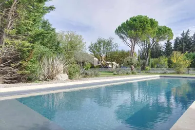 Image de Grand Mas Provencal entièrement rénové avec piscine de 15 mètres