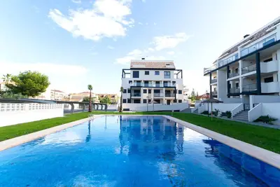 Image de Luxueux appartement neuf à 300 mètres de la plage