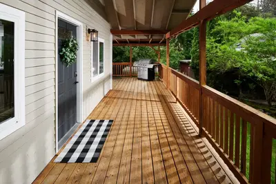 Wonderful updated cottage in the country!