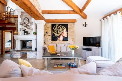 Image de Superbe villa en pierre avec piscine, Ă 2mn d'Avignon