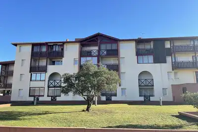 Image de Appartement T3 avec terrasse, à 100 m de la plage et 5 min à vélo du lac