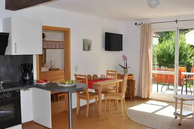 Image de Appartement lumineux sans barrières avec terrasse ensoleillée