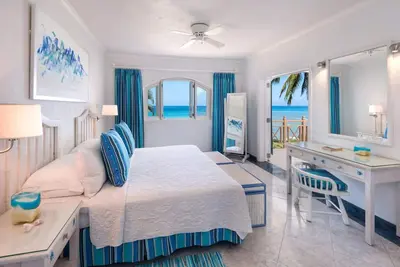 Image de Reeds House 1 by Blue Sky Luxury