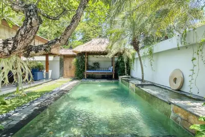 Image de Cette villa se compose de 3 chambre (s), 2. 5 salles de bain, située à Denpasar, Bali.