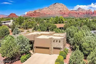 Image de Fabuleux Nouvelle Liste de West Sedona Home avec bain à remous