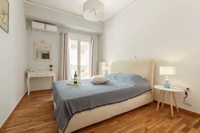 Image de Appartement confortable dans le quartier branché de Koukaki, juste à côté de la colline de Filopappou