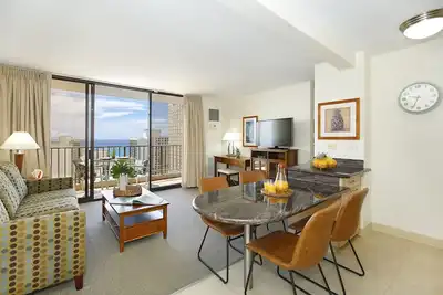 Image de Belle vue sur l'océan! Près de la plage! A / C, WiFi, un parking!