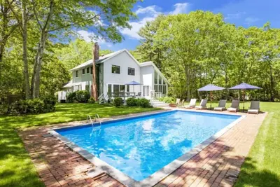 Retraite de luxe aérée Hamptons avec piscine chauffée!
