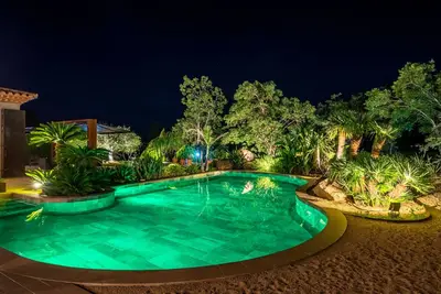 Image de Majestueuse villa dans un lotissement privé à 2 km du golf Bonmont, plage
