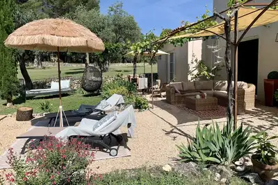 Image de Villa avec piscine en pleine nature